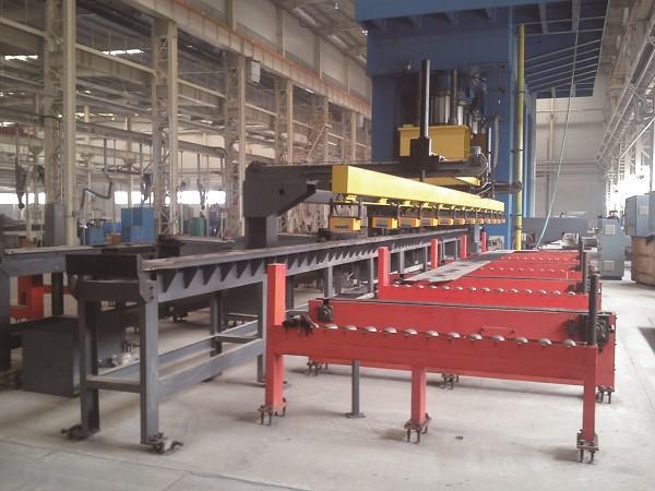 山東拓維機械制造有限公司，汽車大梁沖，汽車小梁沖，鋼模板沖孔，鋼模板加工設備，汽車橫梁沖，數控平板沖孔機，中厚板數控沖床，數控沖鉆復合機，汽車縱梁沖，縱梁自動化生產線，中厚板沖割復合機，平地機刀片沖鉆生產線